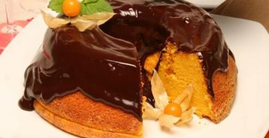 Tarta de zanahoria sin azúcar con cobertura de chocolate