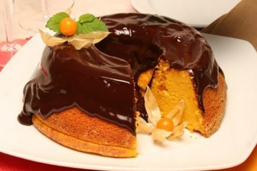 Tarta de zanahoria sin azúcar con cobertura de chocolate