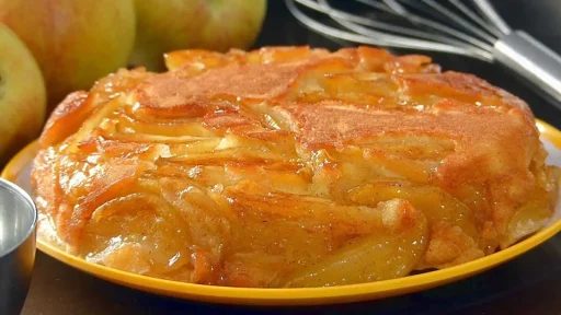 Tarta de manzana en sartén